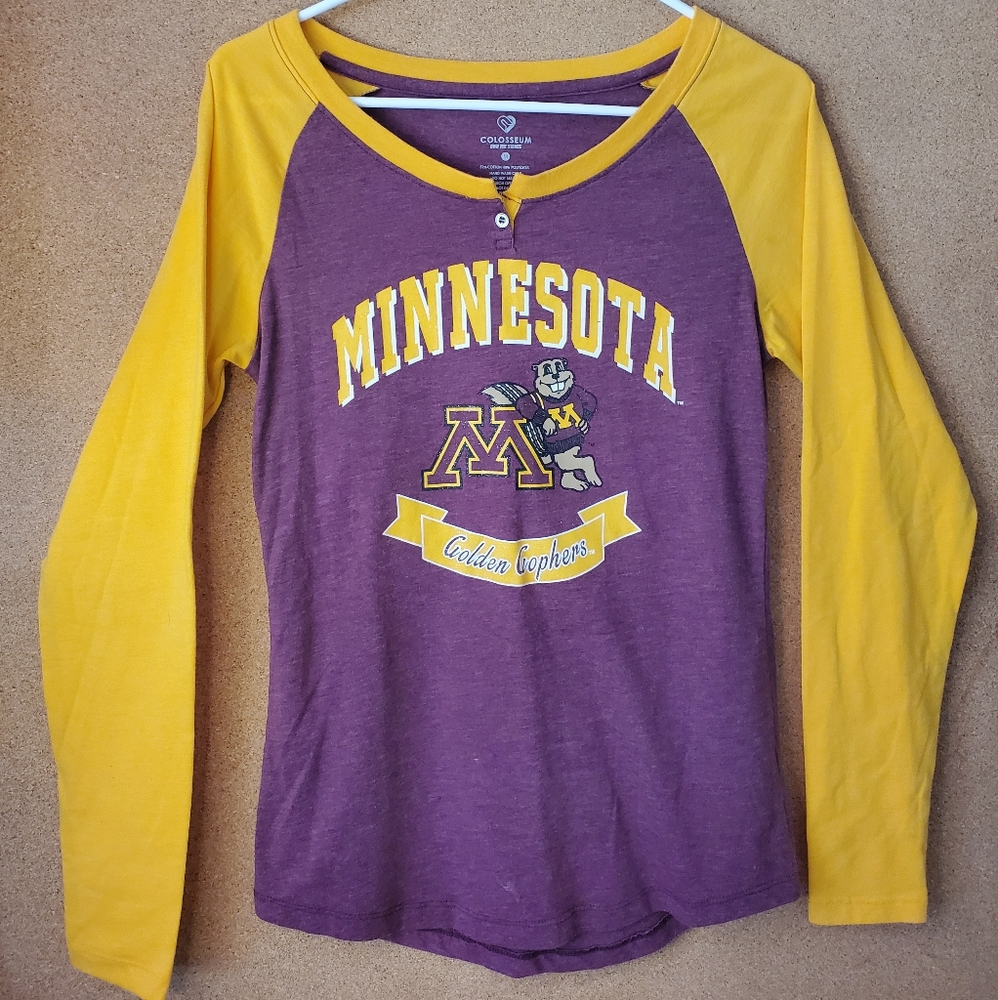 U of M women's M long sleeve shirt